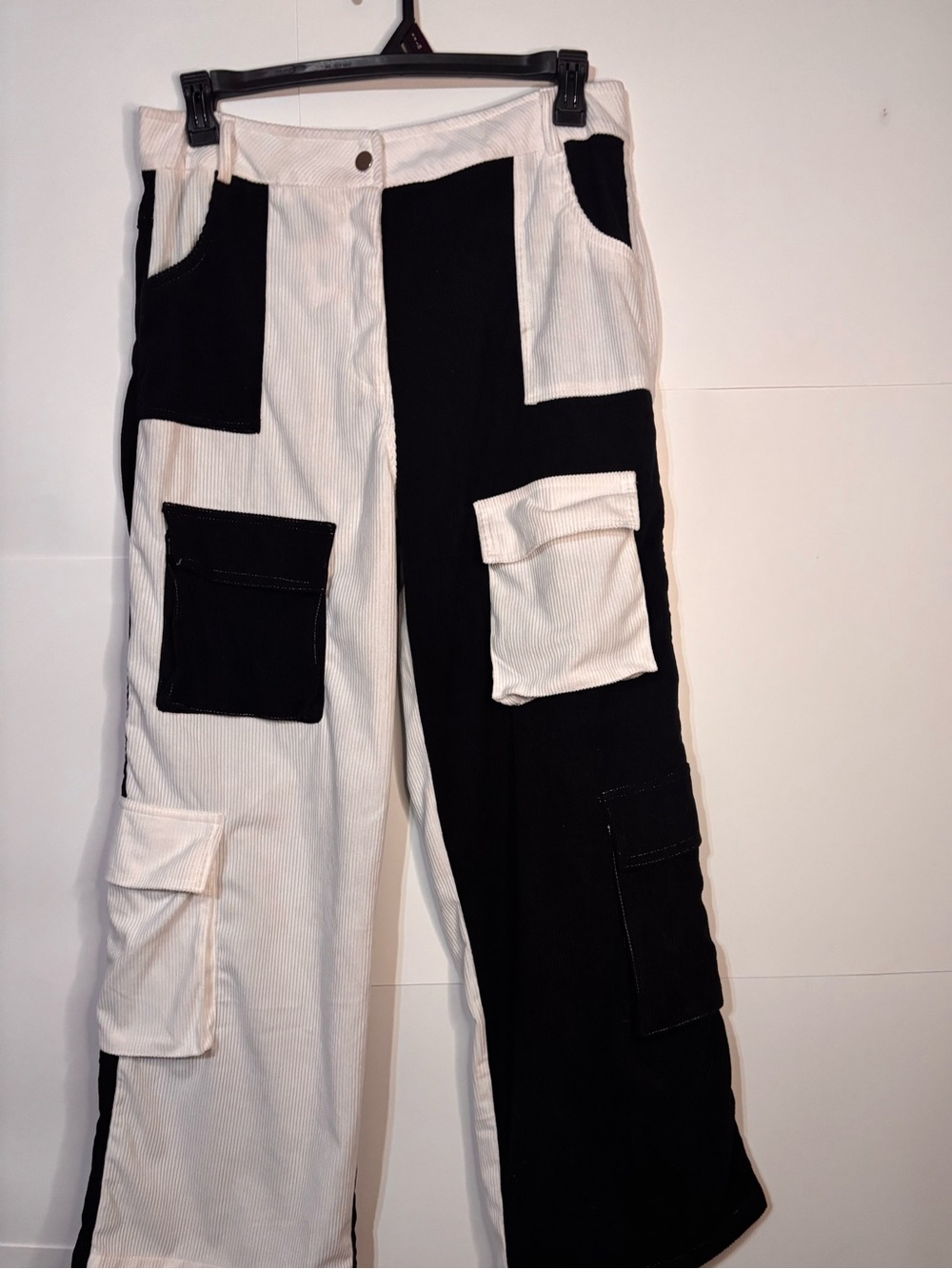 Colorblock Cargo Pants - Picture 4 of 15
